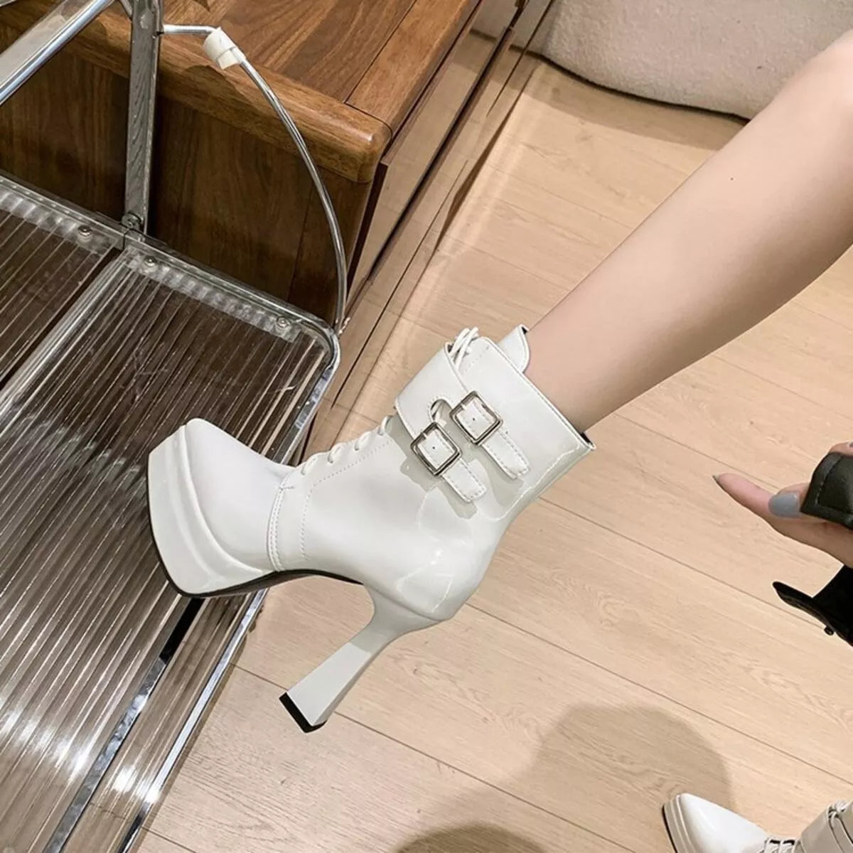 Lace Up Women's Round Toe Chunky Heel Ankle Boots