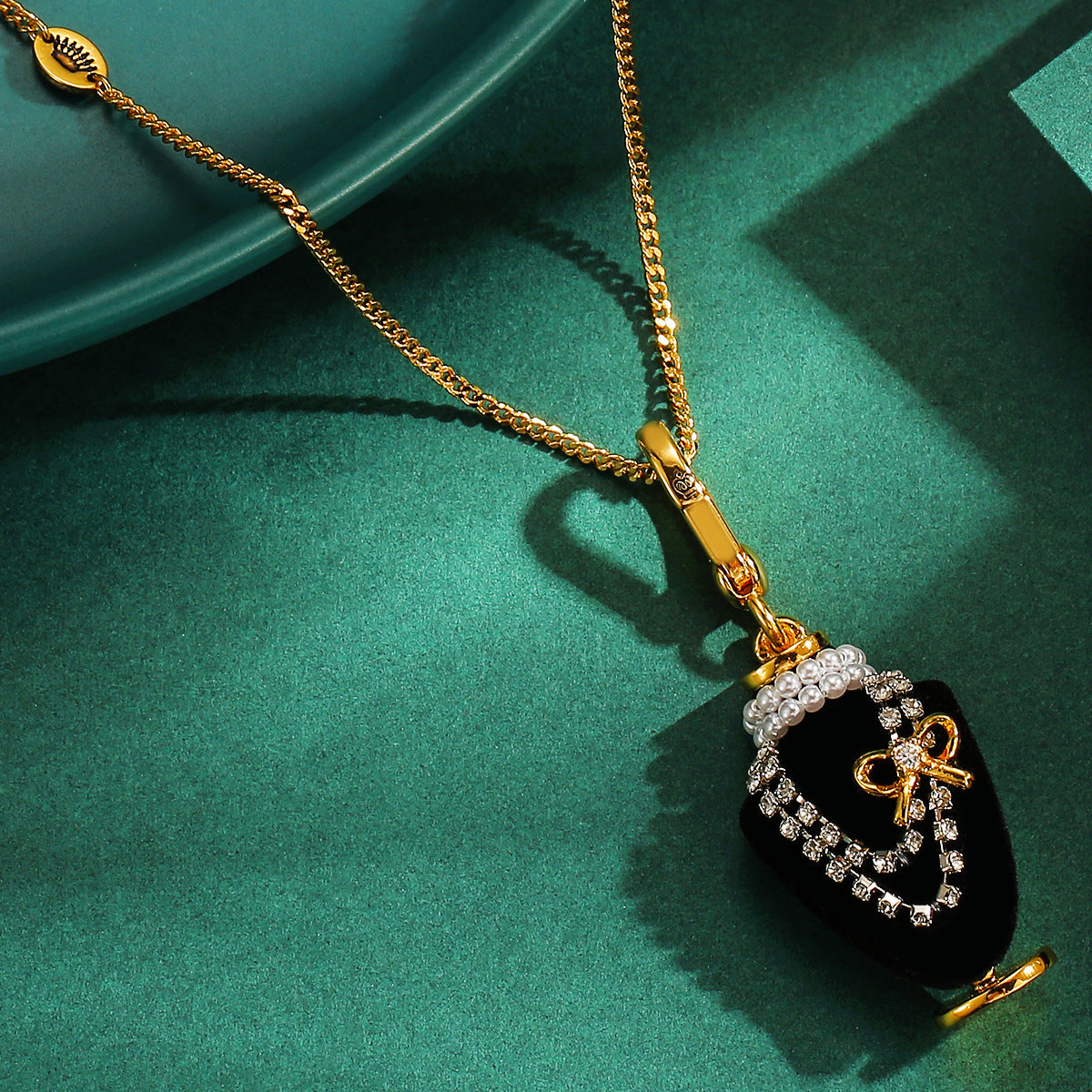 Crystal zircon pearl bow black pendant necklace pendant
