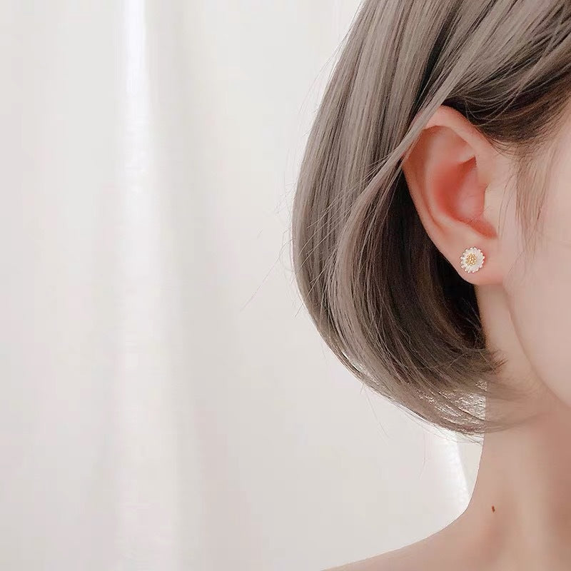 S925 Sterling Silver Daisy Stud Earrings