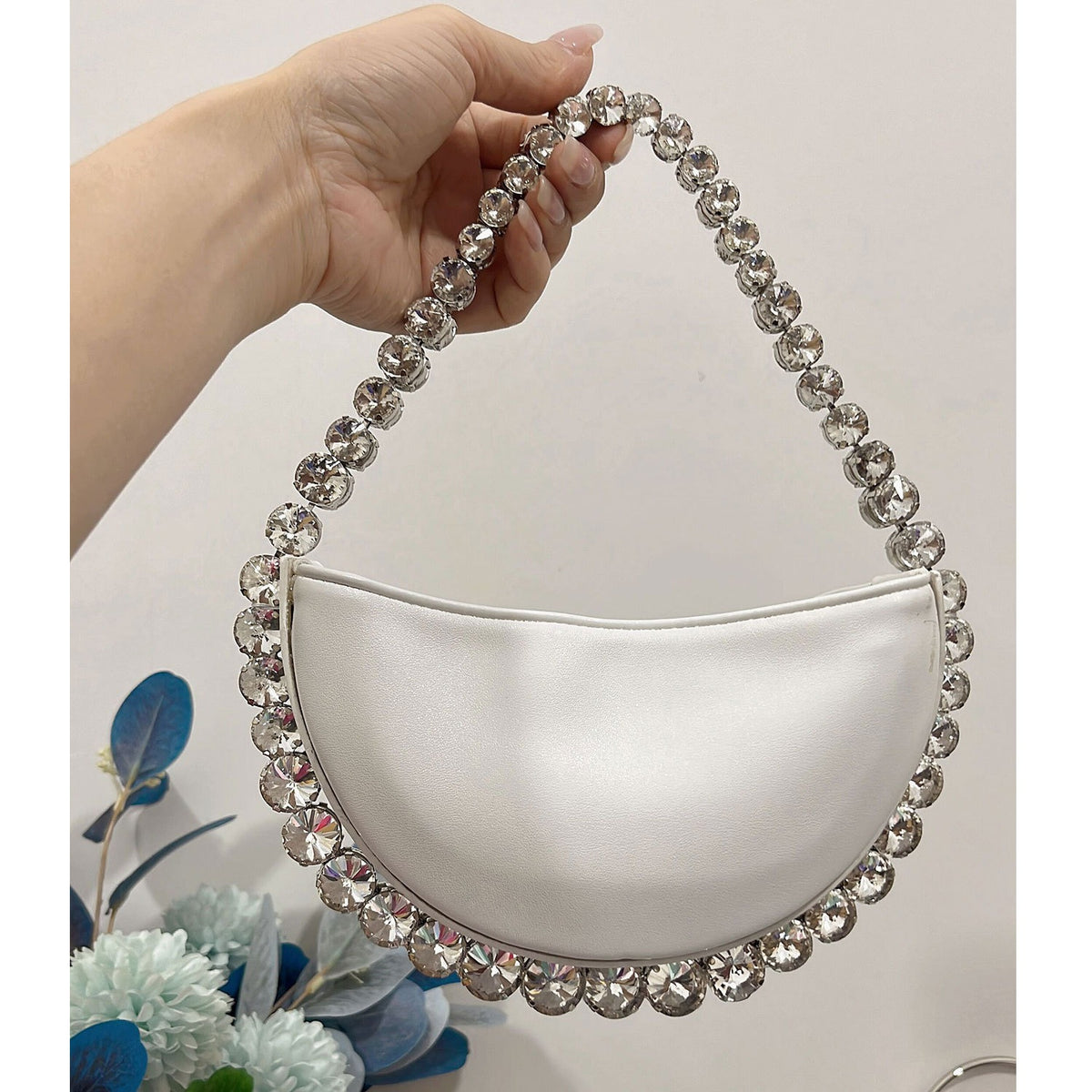 Women's bag with super shiny sequins inlaid with diamonds underarm bag with rhinestones shoulder bag for carrying