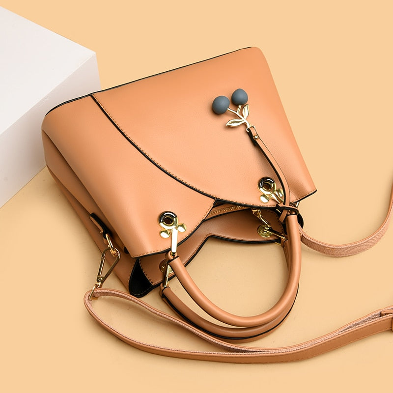 Contrast Stitch Shoulder Bag