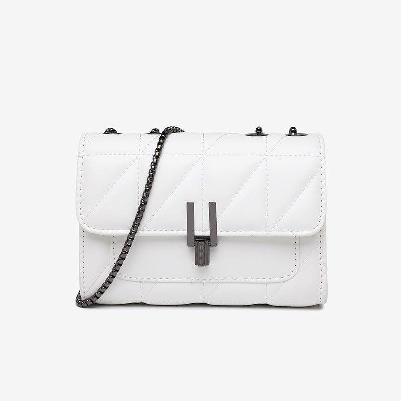 Large Diamond Chain Shoulder Crossbody
