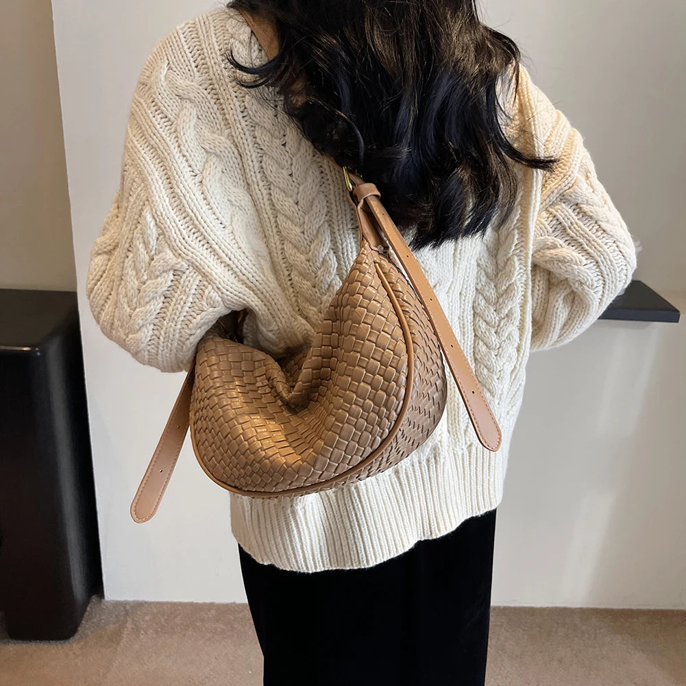 Fashionable and versatile single shoulder crossbody dumplings